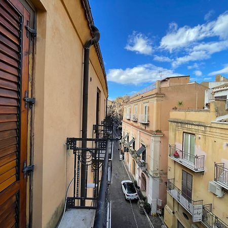 2 Apartments - Akragas Home 1 & 2 On Via Atenea City Center With View Agrigento Eksteriør billede
