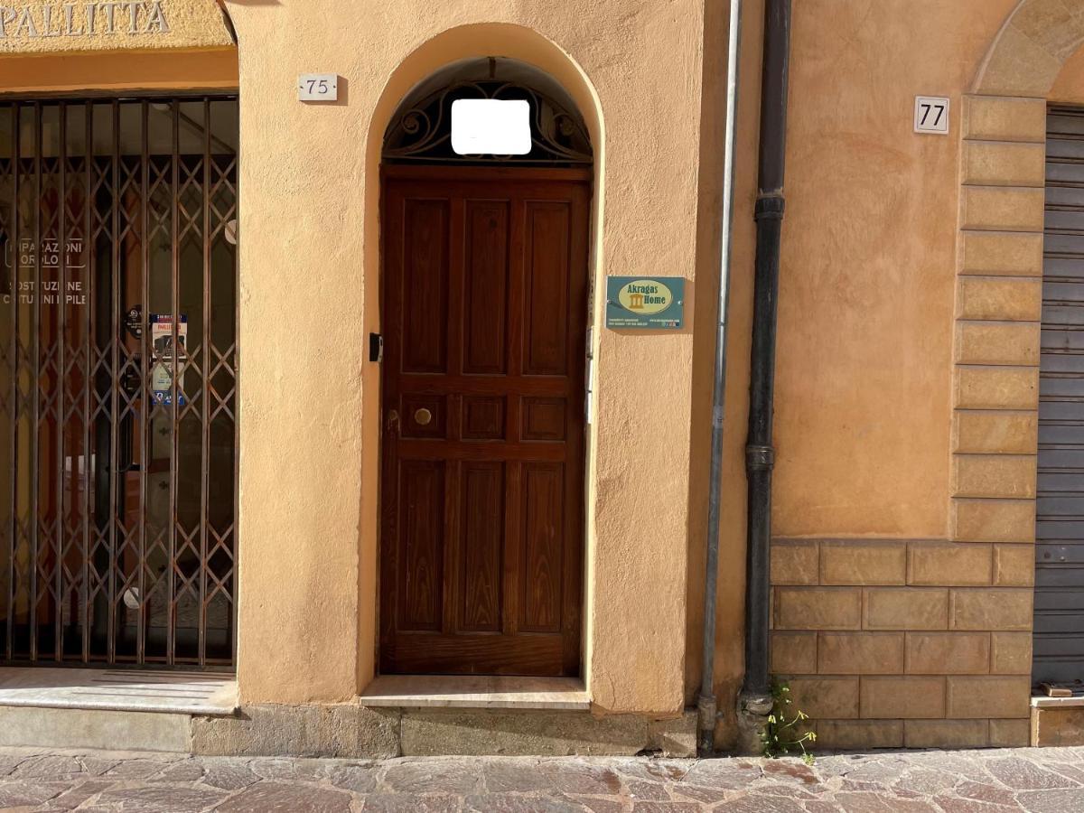 2 Apartments - Akragas Home 1 & 2 On Via Atenea City Center With View Agrigento Eksteriør billede