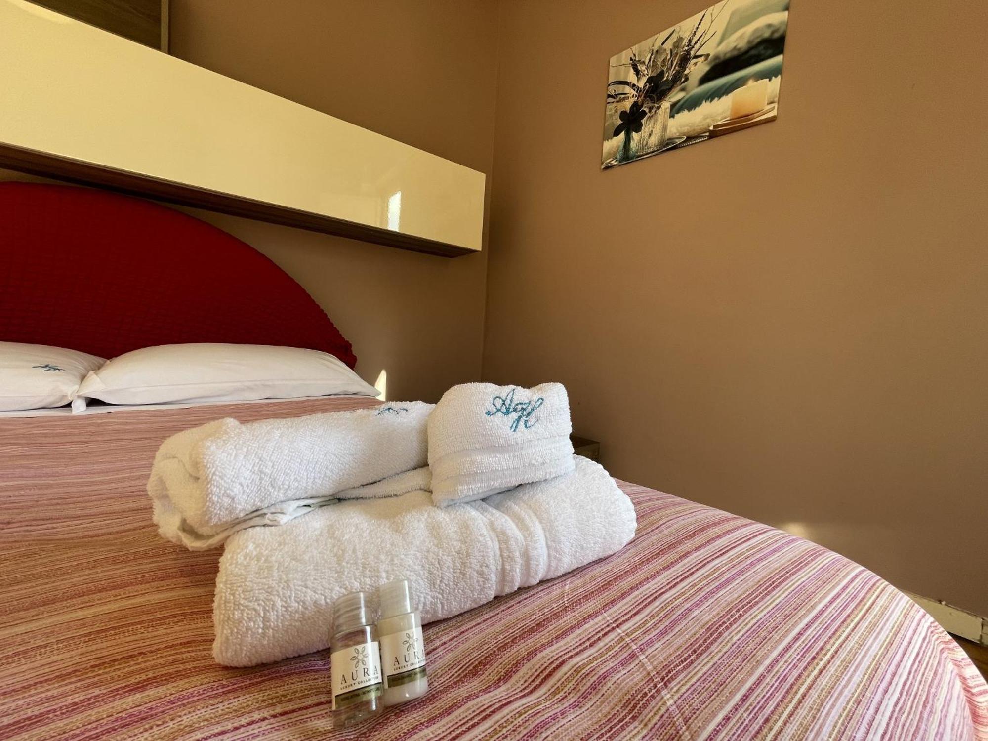 2 Apartments - Akragas Home 1 & 2 On Via Atenea City Center With View Agrigento Eksteriør billede