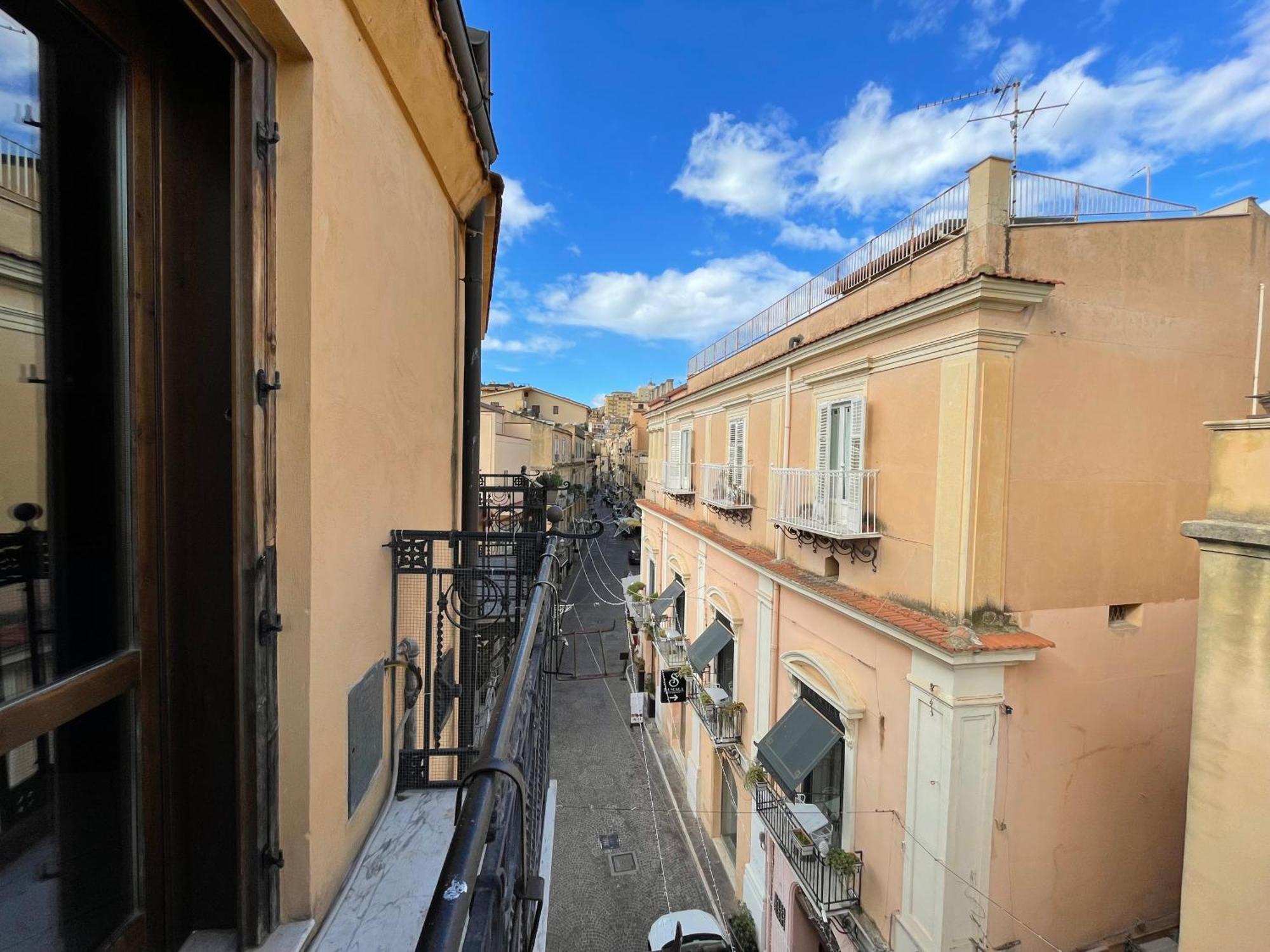 2 Apartments - Akragas Home 1 & 2 On Via Atenea City Center With View Agrigento Eksteriør billede