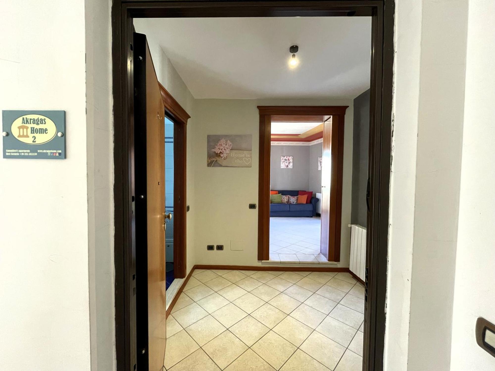 2 Apartments - Akragas Home 1 & 2 On Via Atenea City Center With View Agrigento Eksteriør billede